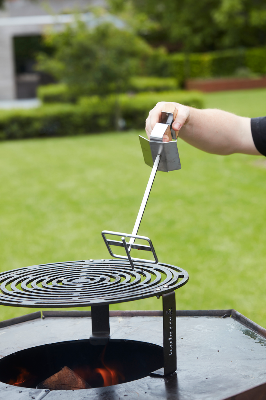 barbecook-buddy-grillrostheber-fsc-holzgriff image 4