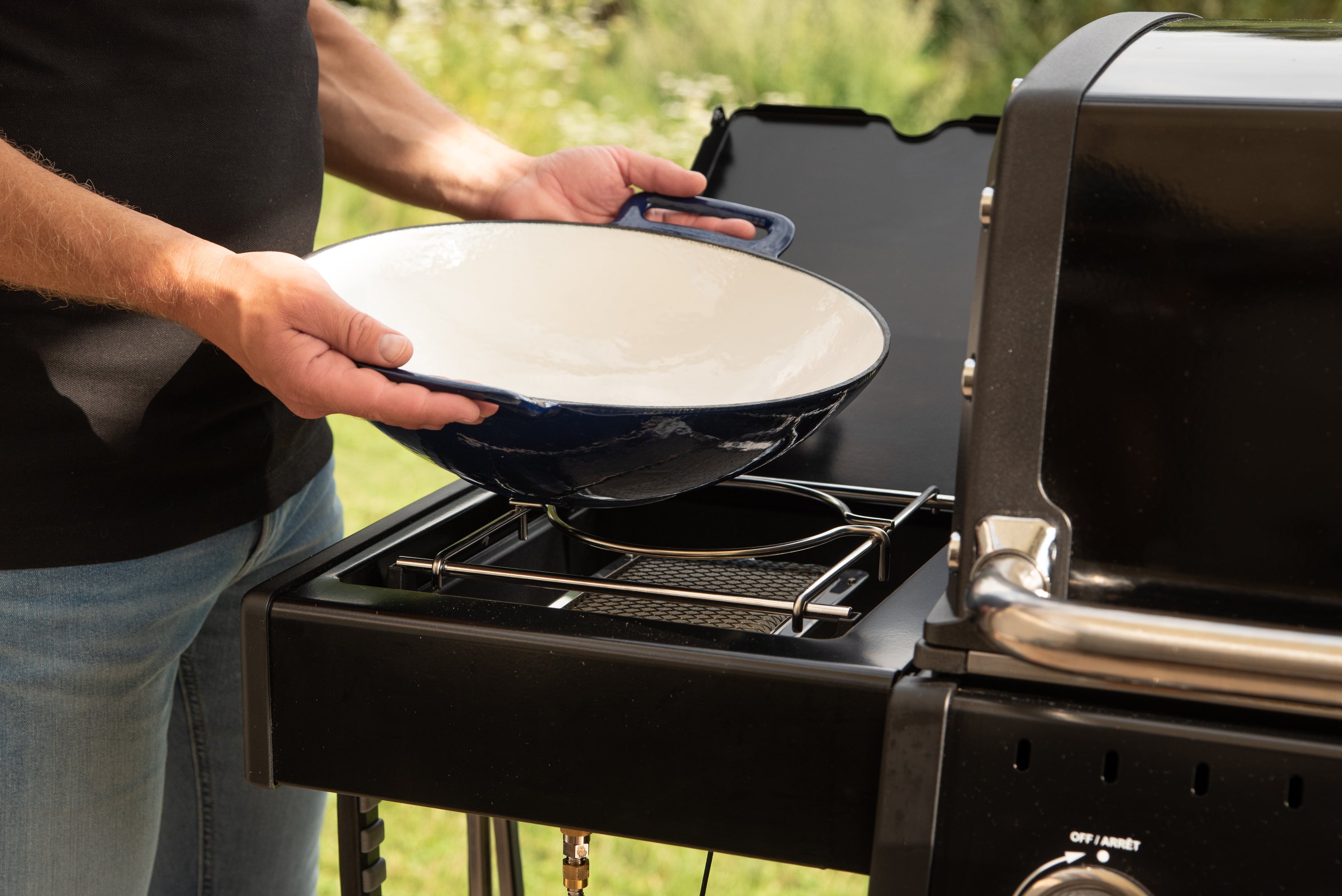 broil-king-grills-wok-grilleinsatz-gusseisen-14-zoll image 3