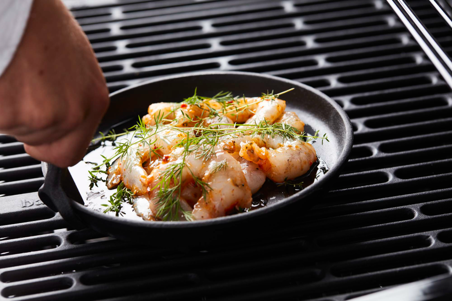 barbecook-buddy-gusseisen-grillpfanne-bambusuntersetzer image 8