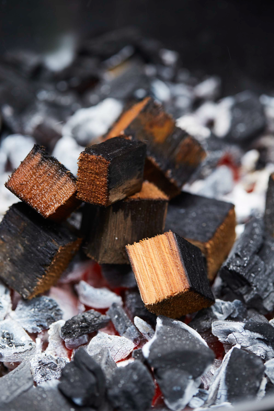 barbecook-oskar-holzchunks-eiche-whiskey-900g-r-ucherholz image 7